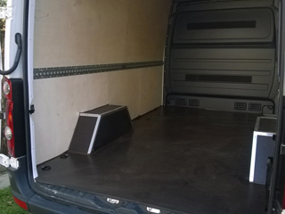 Podłoga, ściany, nadkola